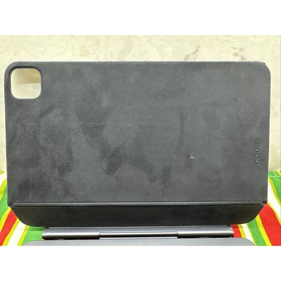 Genuine Apple A2975 Magic Keyboard for iPad Pro 11" M2 M3 M4 Black Pencil Holder - Picture 2 of 14